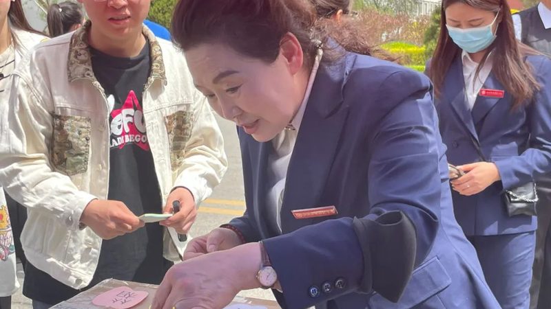 公关传播策划方案模板：揭秘免费背后的真相